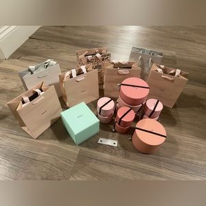 Tous packing bags and boxes (18 pieces)